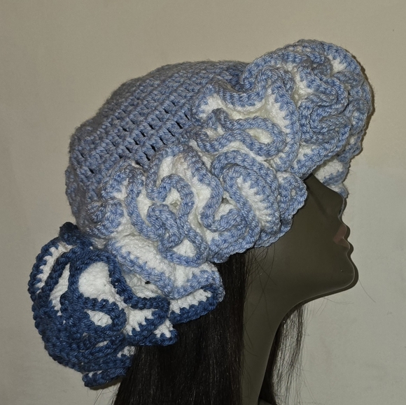 Crochet ruffle hat - Picture 2 of 5
